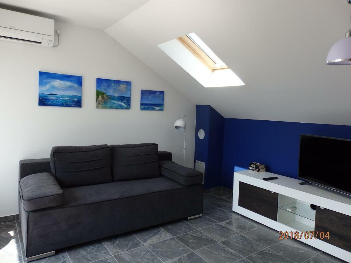 Apartman M&M มิลนา ภายนอก รูปภาพ