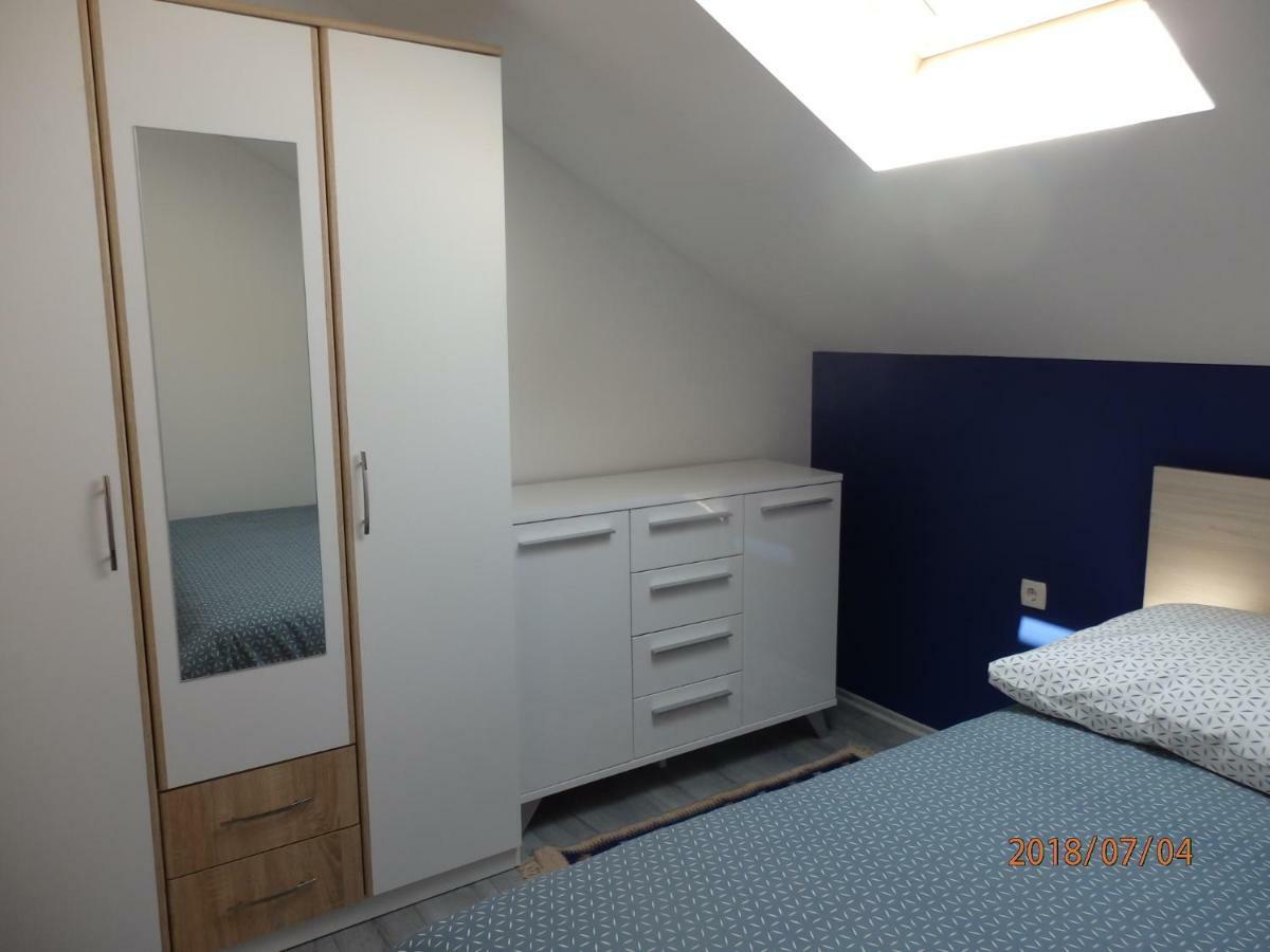 Apartman M&M มิลนา ภายนอก รูปภาพ